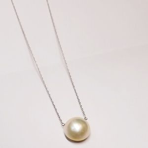 Large mabe' pearl pendant necklace 10kt white gold
